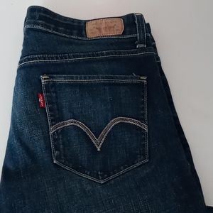 Levis